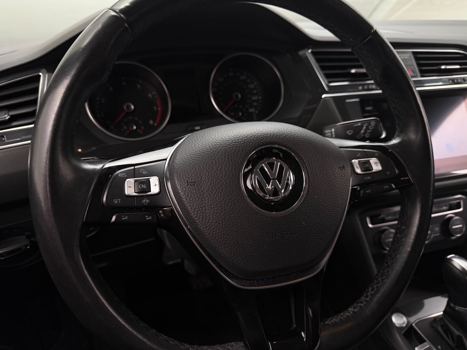 Thumbnail: 2019 Volkswagen Tiguan - 5