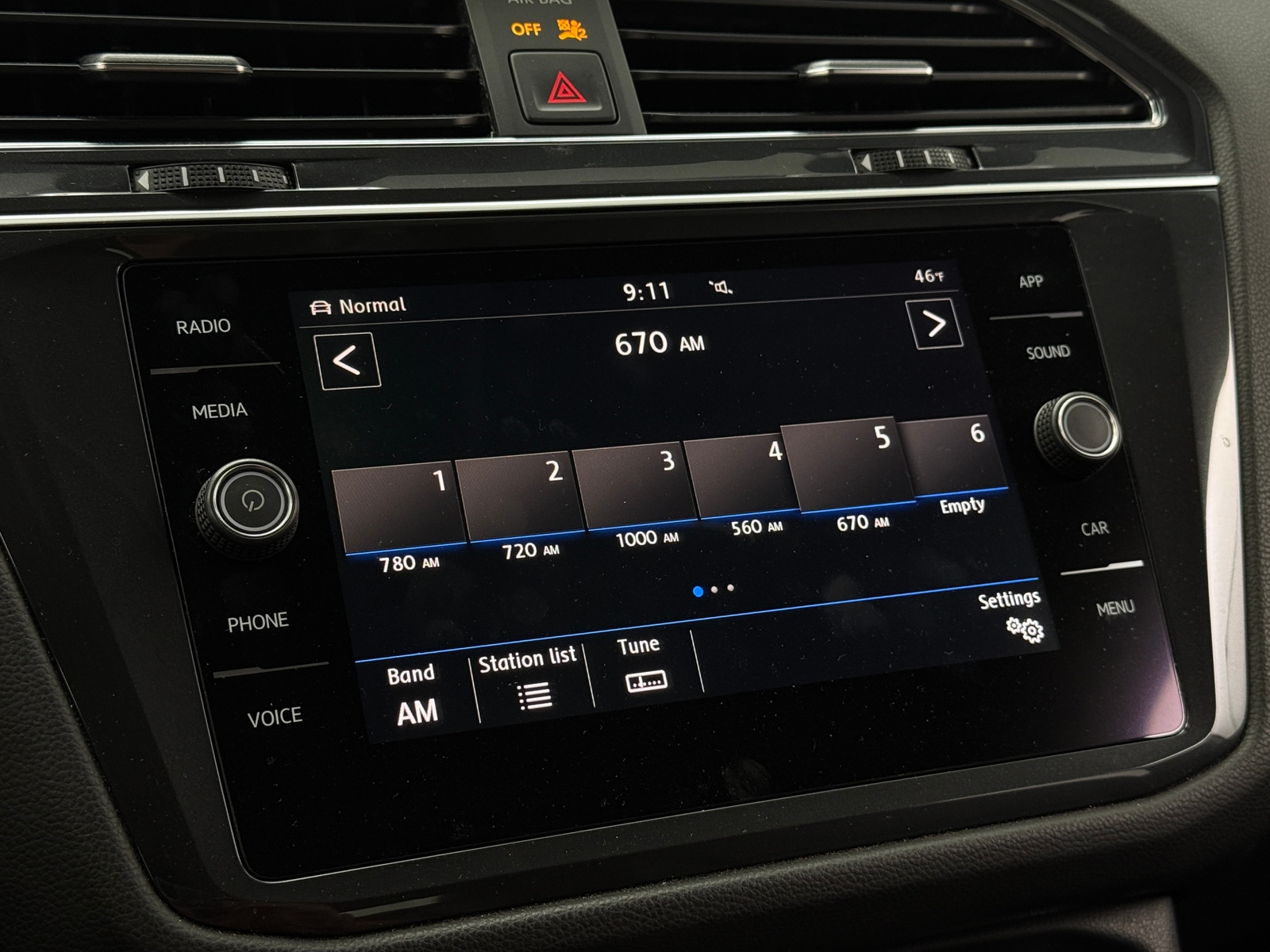 Thumbnail: 2019 Volkswagen Tiguan - 4