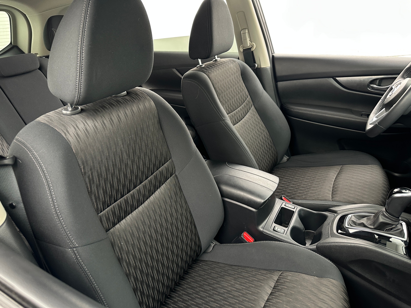 Thumbnail: 2017 Nissan Rogue - 2