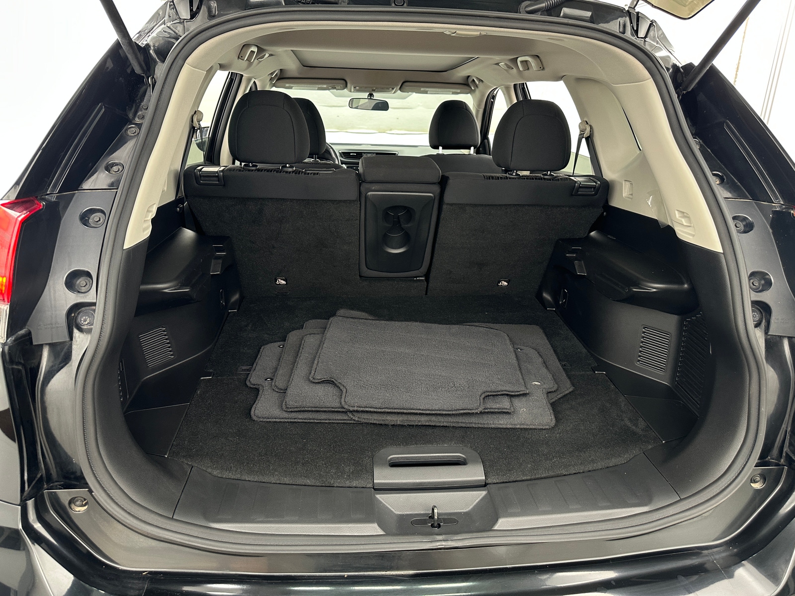 Thumbnail: 2017 Nissan Rogue - 7