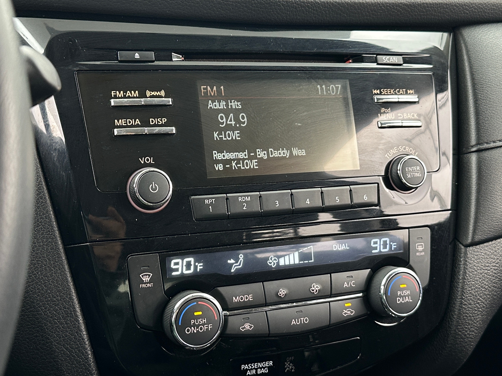 Thumbnail: 2017 Nissan Rogue - 4