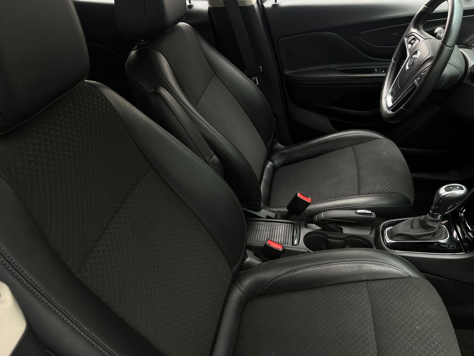 Thumbnail: 2022 Buick Encore - 2