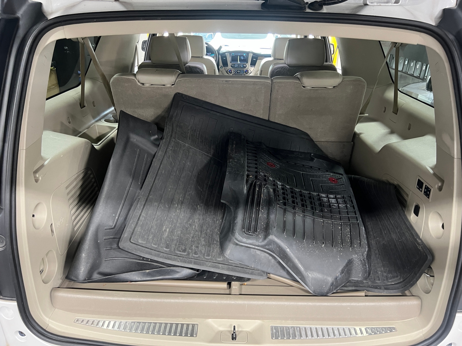 Thumbnail: 2017 GMC Yukon XL - 6