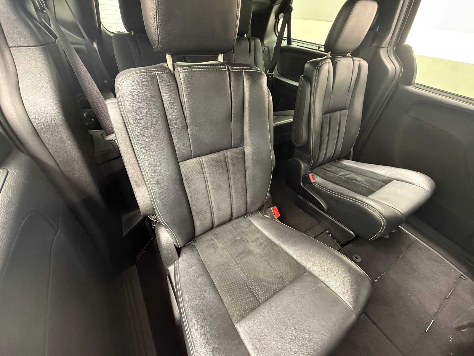 Thumbnail: 2017 Dodge Grand Caravan - 5