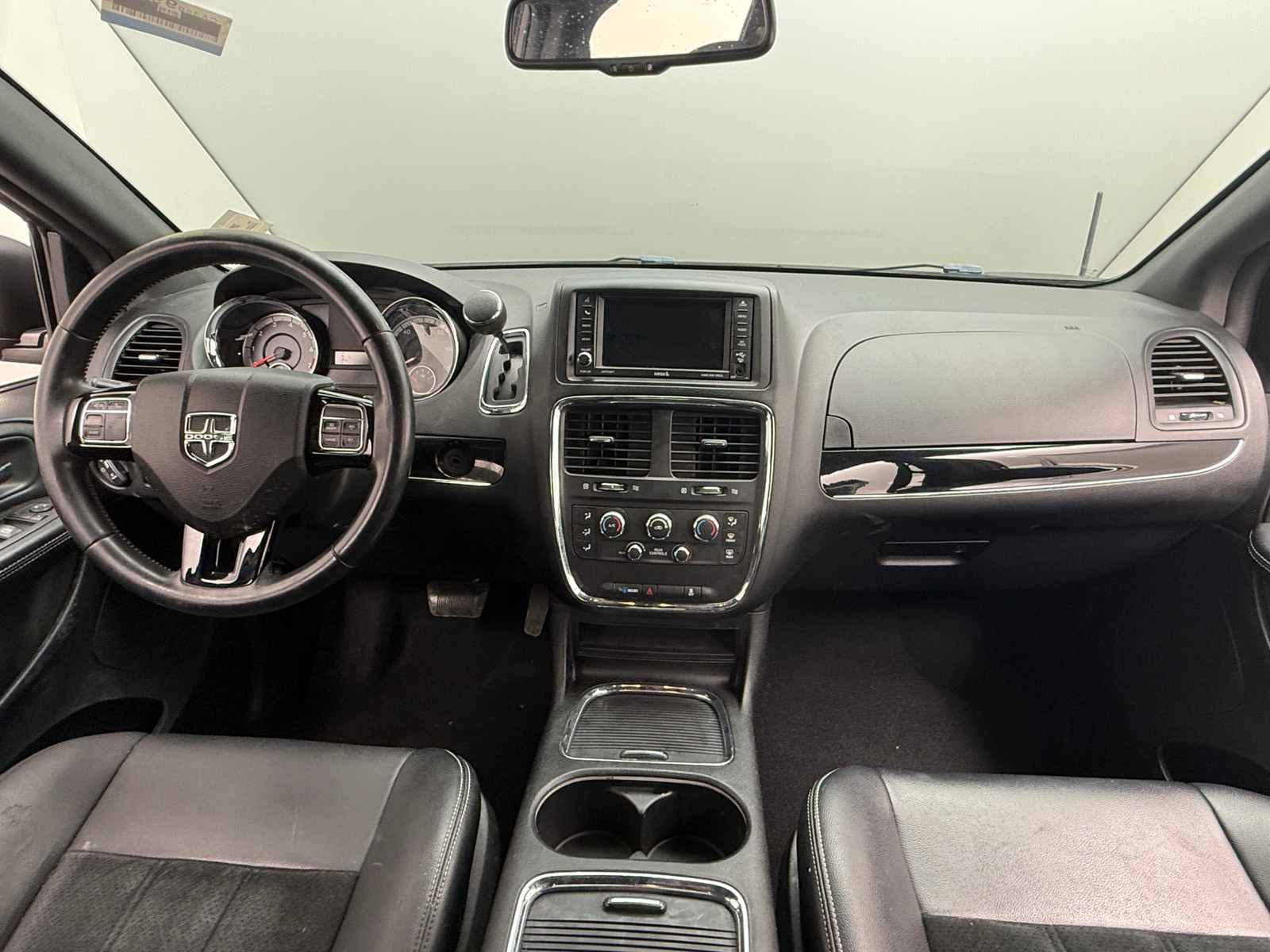 Thumbnail: 2017 Dodge Grand Caravan - 2