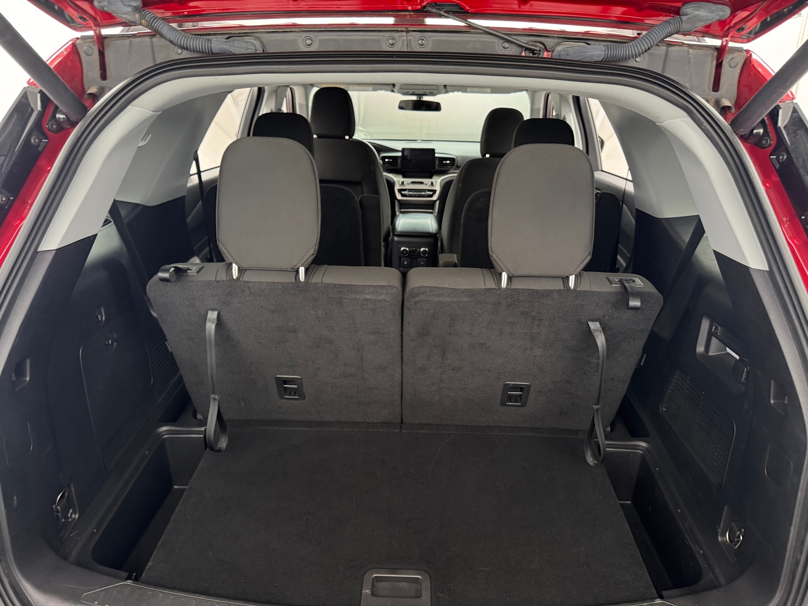 Thumbnail: 2021 Ford Explorer - 7