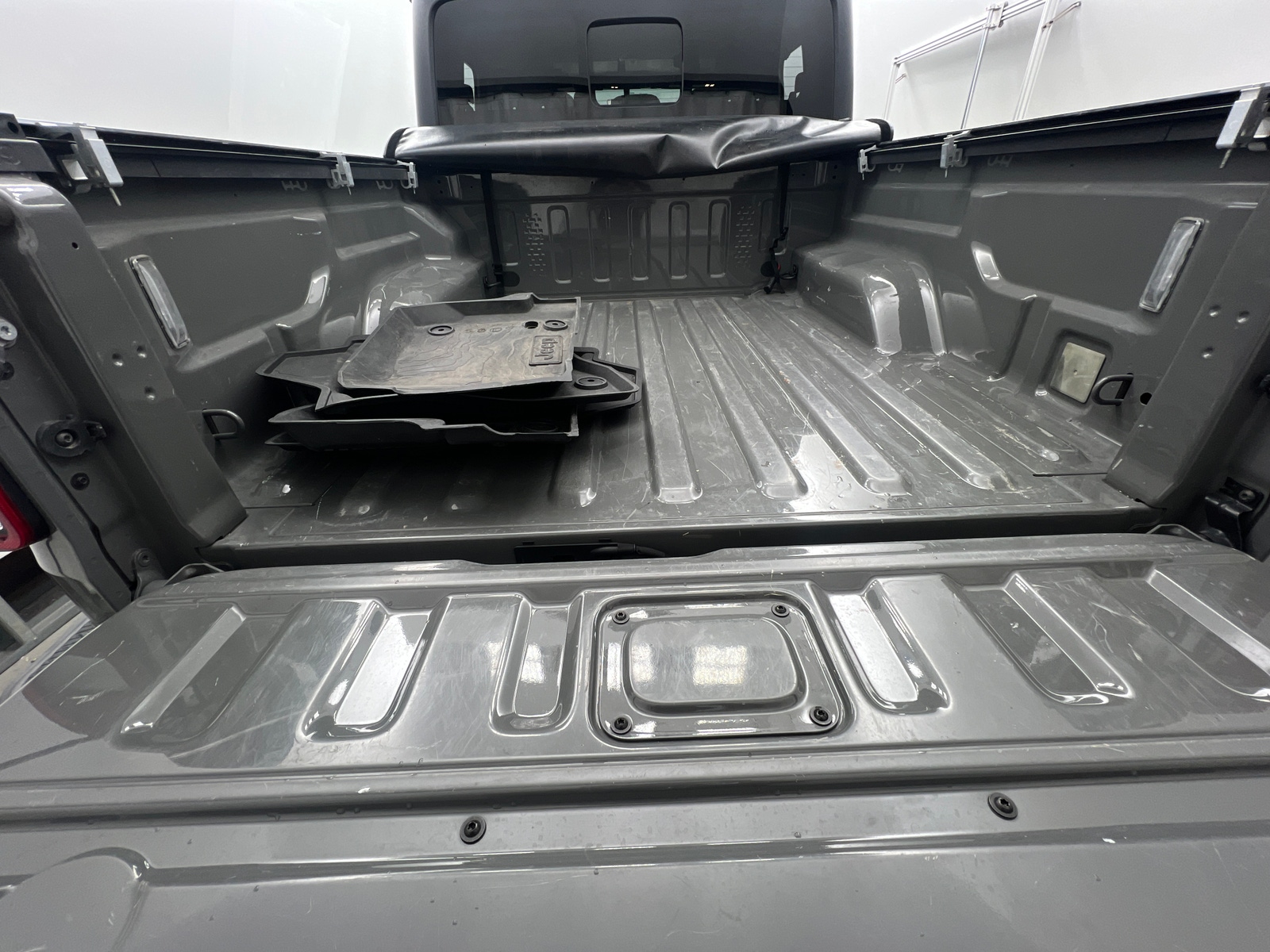 Thumbnail: 2021 Jeep Gladiator - 7