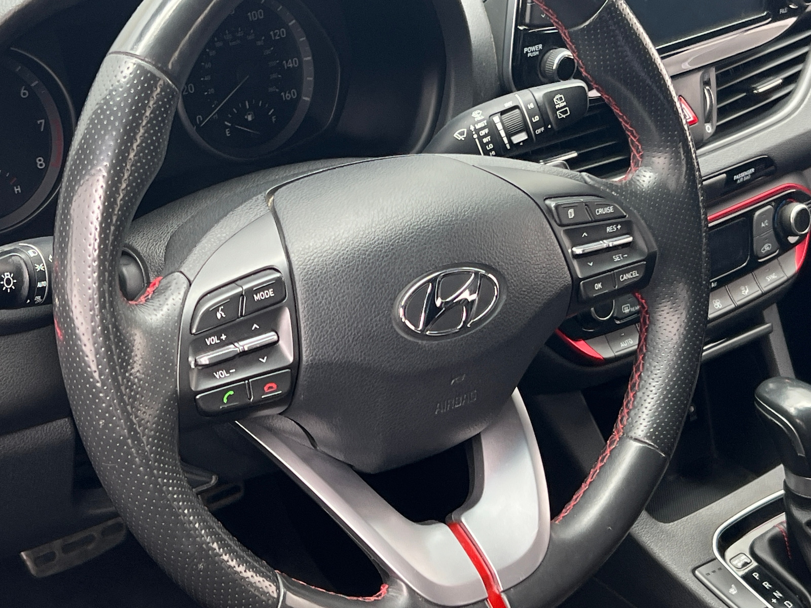 Thumbnail: 2018 Hyundai Elantra - 4