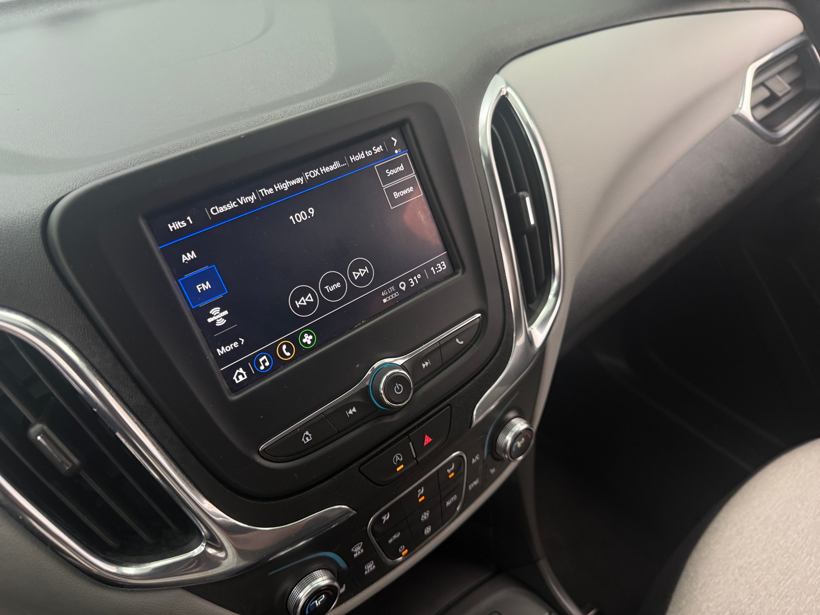 Thumbnail: 2023 Chevrolet Equinox - 4