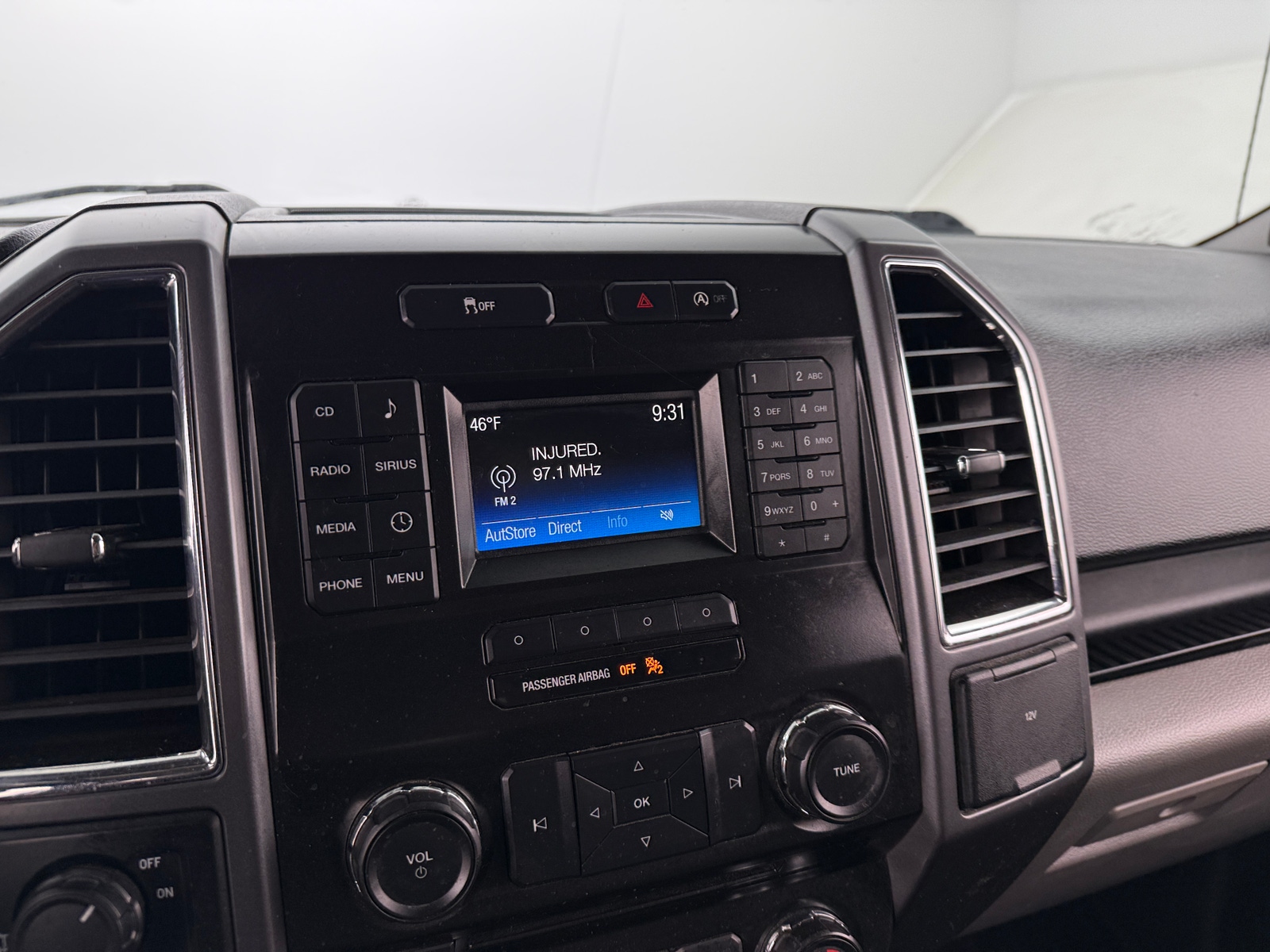 Thumbnail: 2015 Ford Econoline - 4