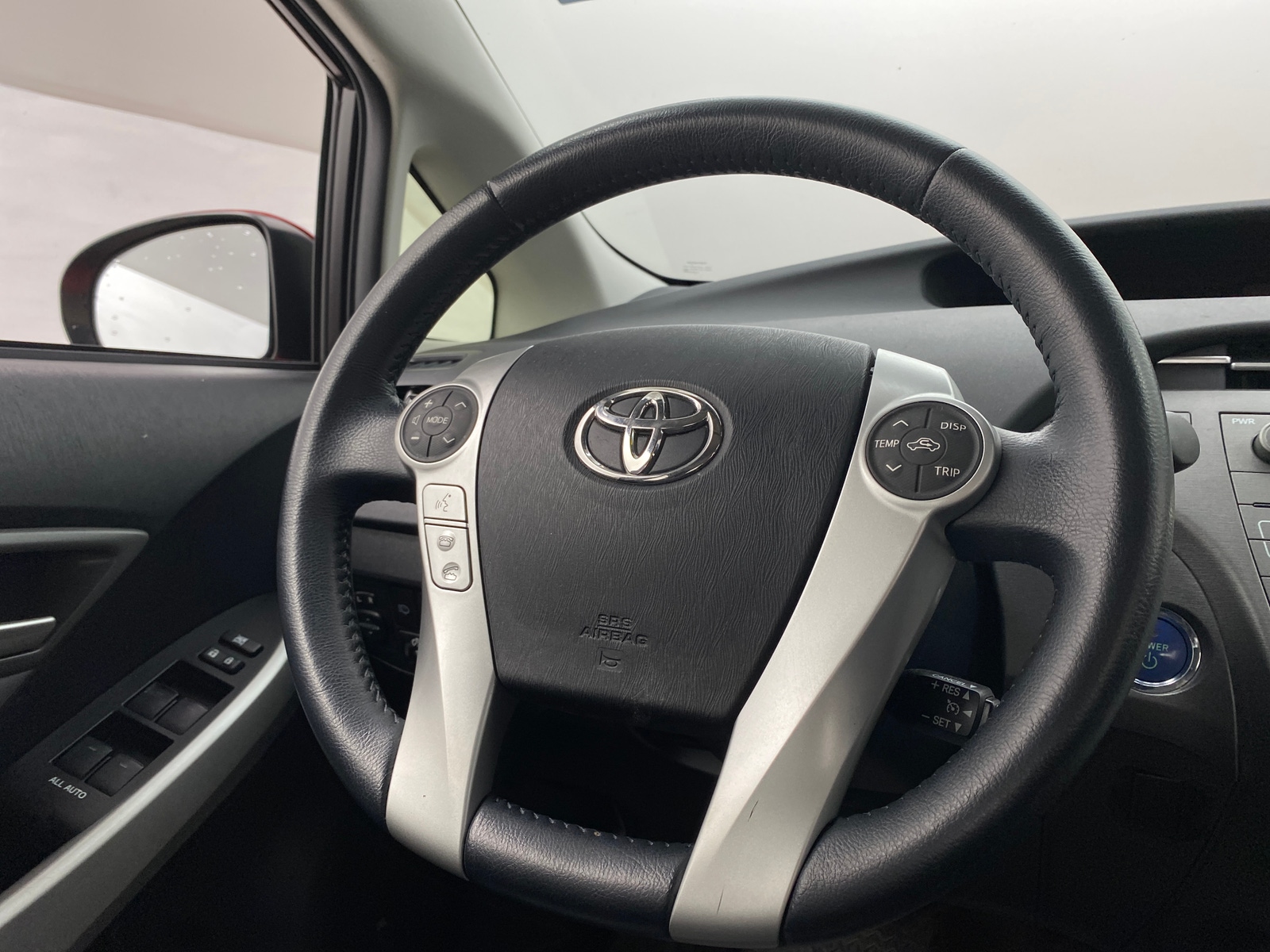 Thumbnail: 2012 Toyota Prius - 5