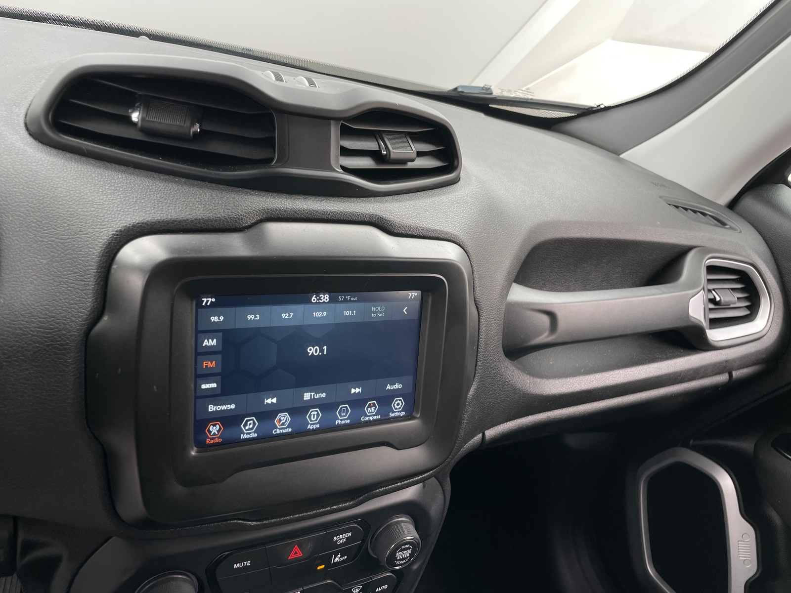 Thumbnail: 2021 Jeep Renegade - 4