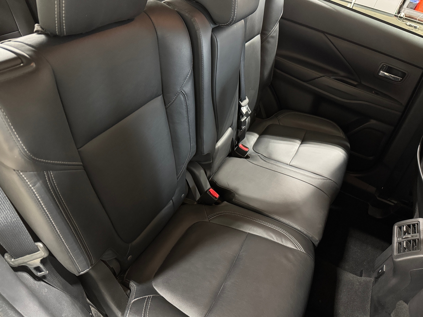 Thumbnail: 2020 Mitsubishi Outlander - 5