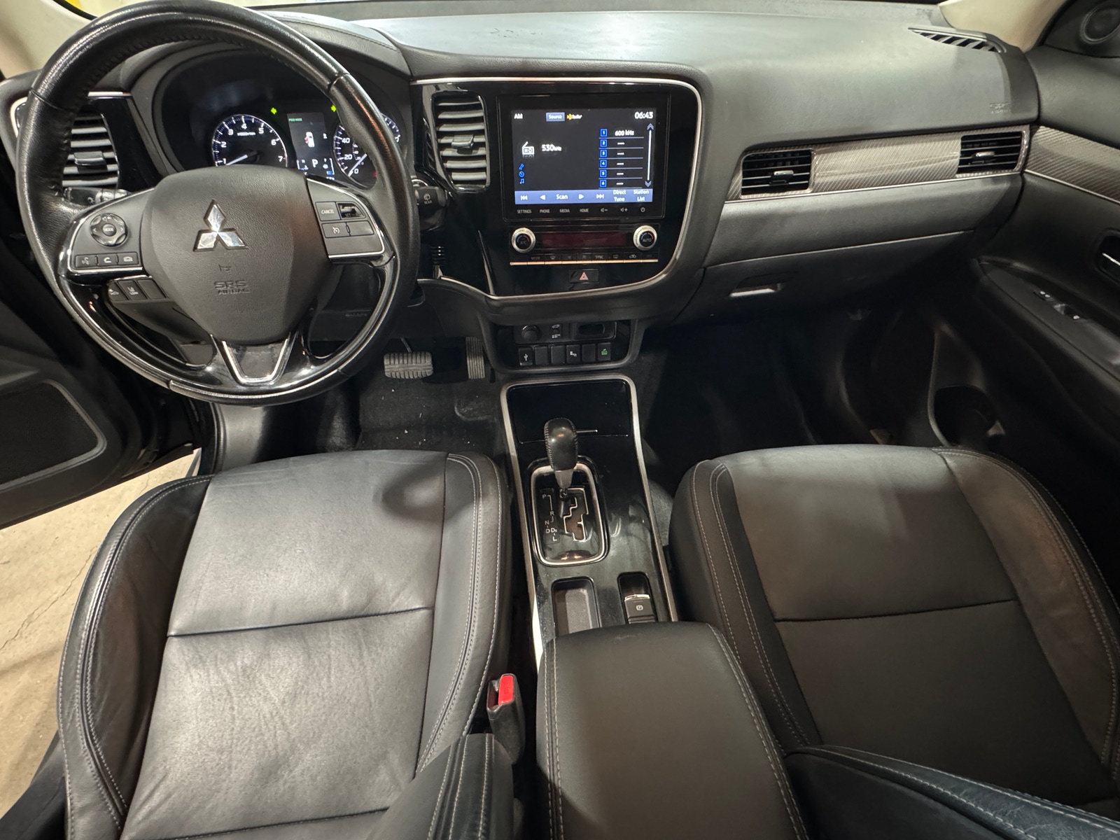 Thumbnail: 2020 Mitsubishi Outlander - 2