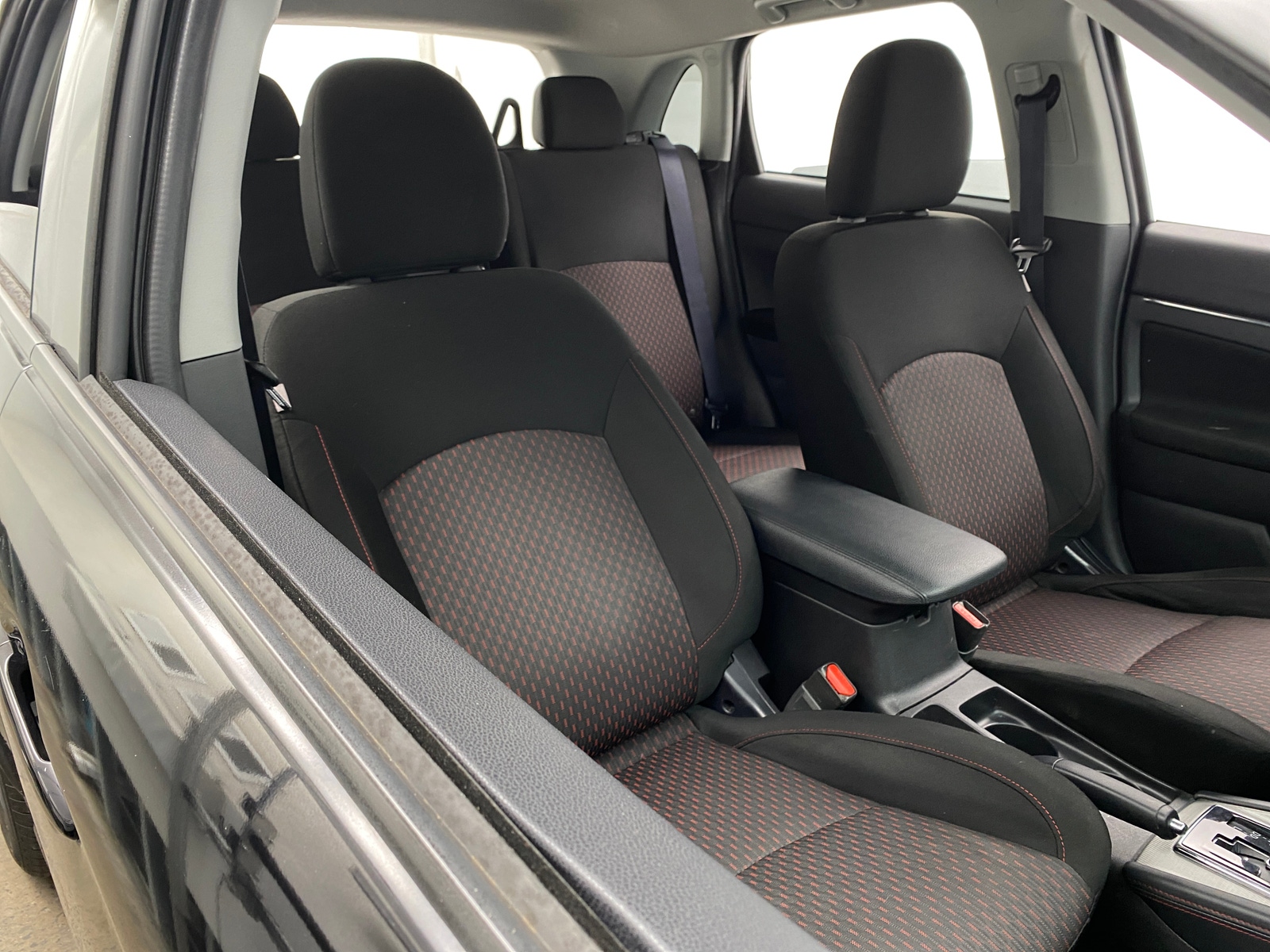 Thumbnail: 2019 Mitsubishi Outlander Sport - 2