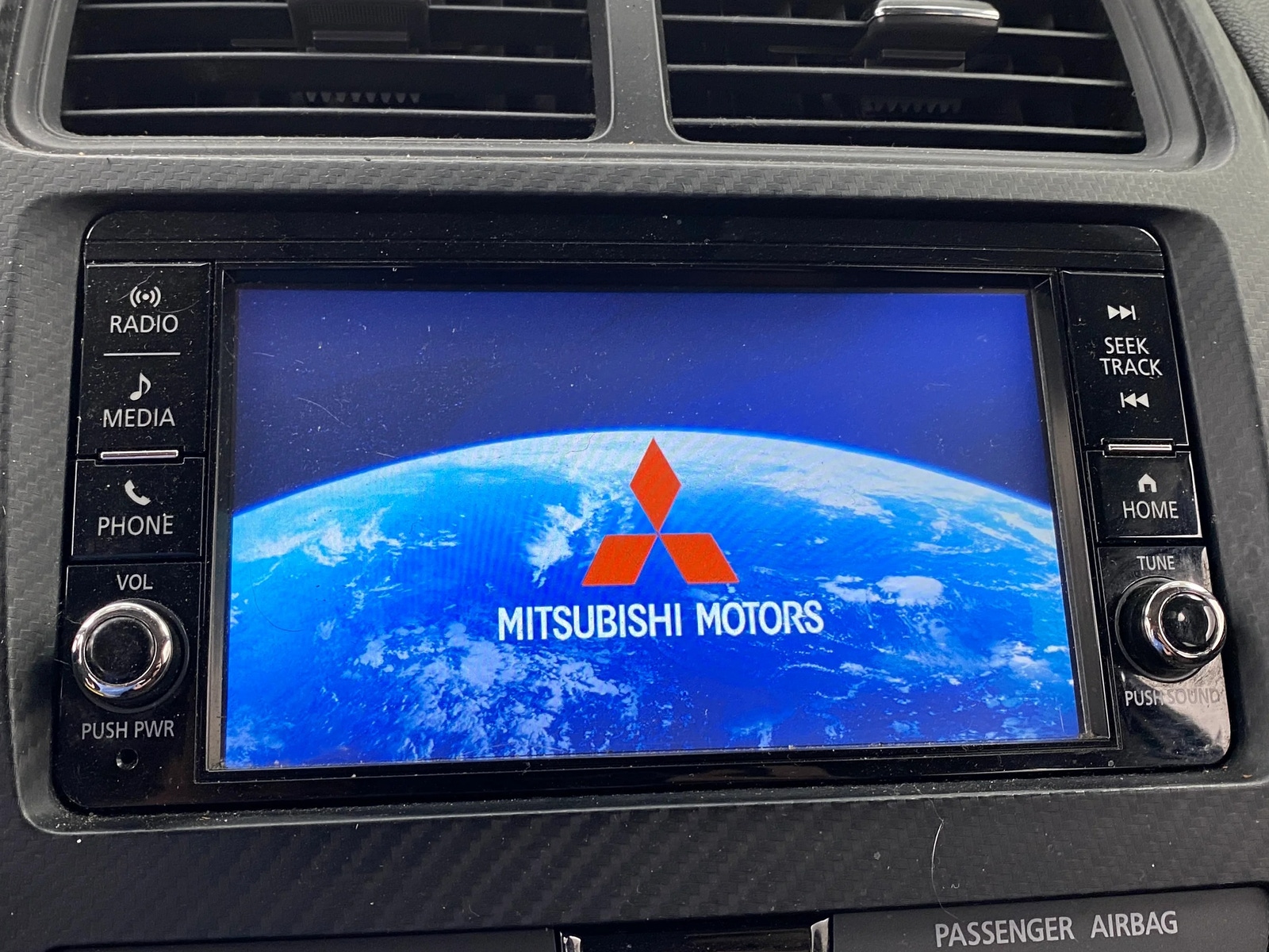 Thumbnail: 2019 Mitsubishi Outlander Sport - 4