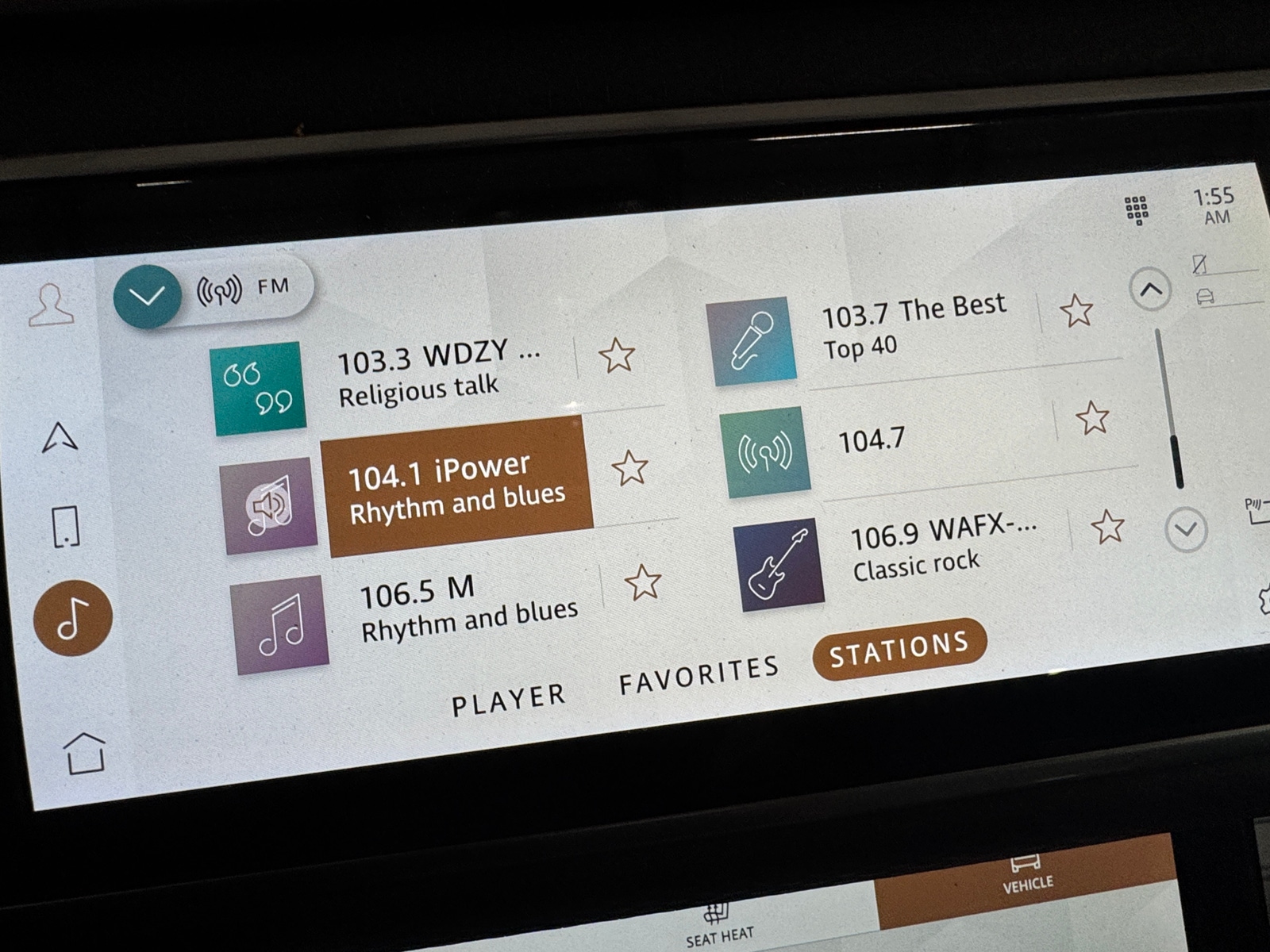 Thumbnail: 2021 Land Rover Range Rover Velar - 3