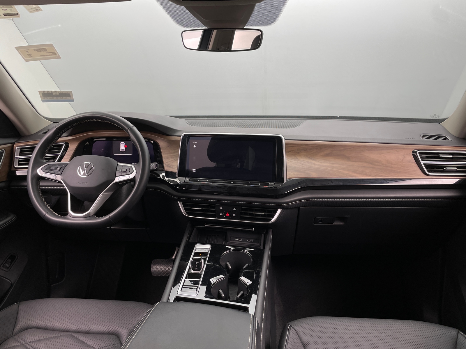 Thumbnail: 2025 Volkswagen Atlas - 2