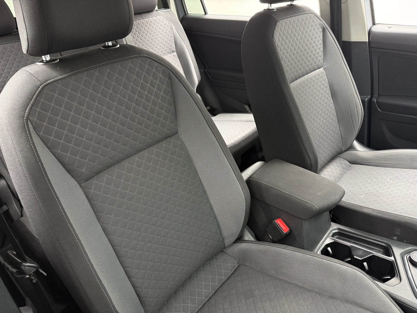 Thumbnail: 2020 Volkswagen Tiguan - 2