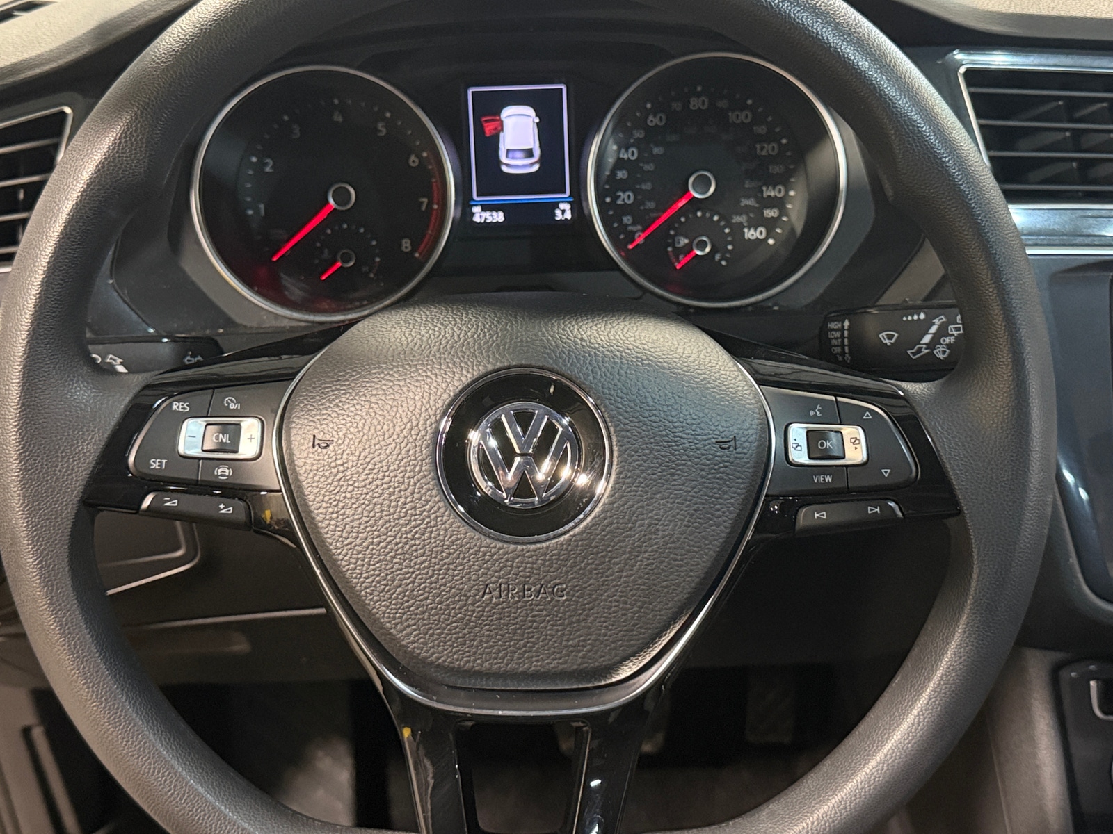 Thumbnail: 2020 Volkswagen Tiguan - 5