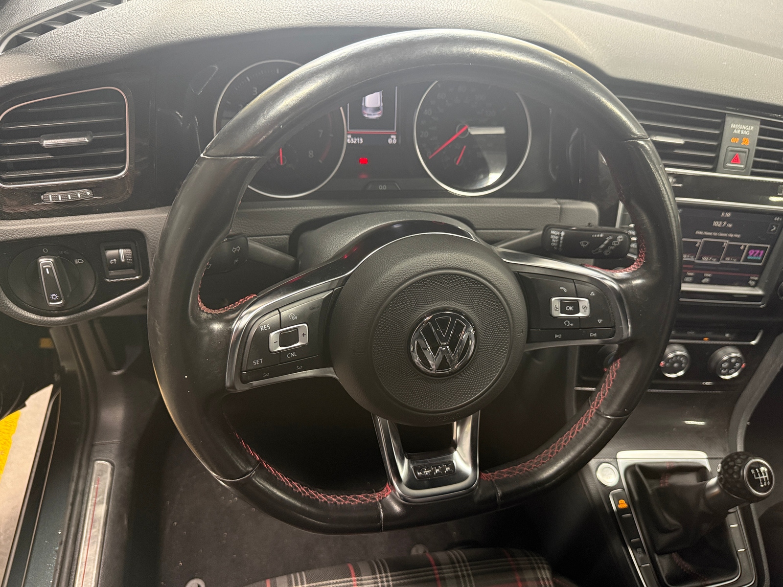 Thumbnail: 2017 Volkswagen Golf - 5