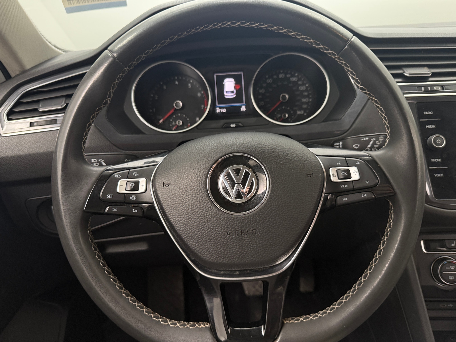 Thumbnail: 2021 Volkswagen Tiguan - 4