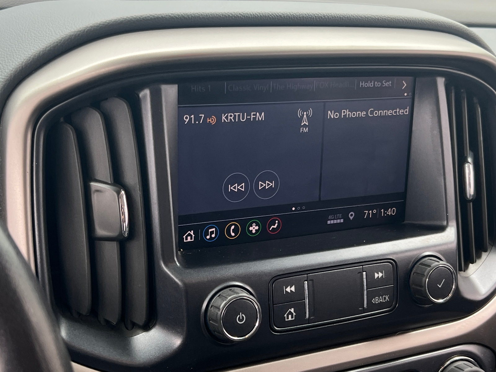 Thumbnail: 2022 Chevrolet Colorado - 3