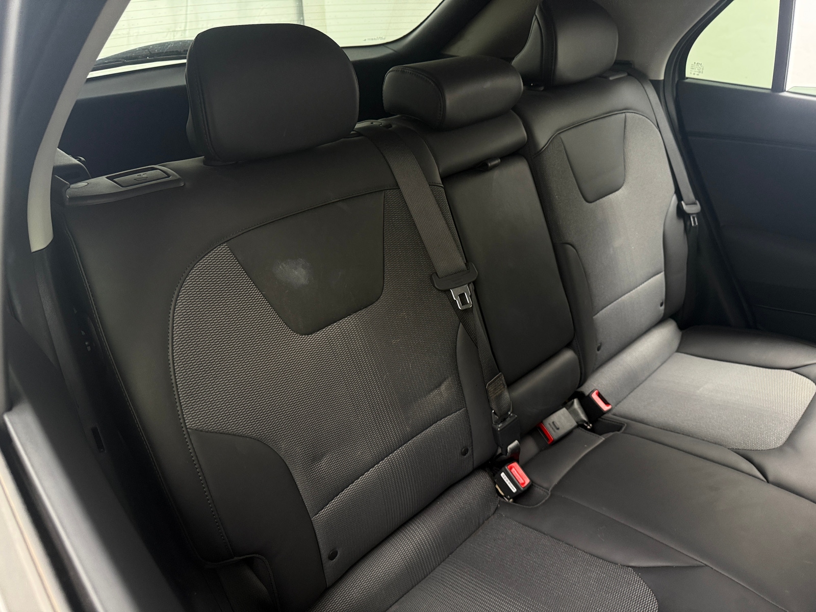 Thumbnail: 2023 Kia Niro - 5