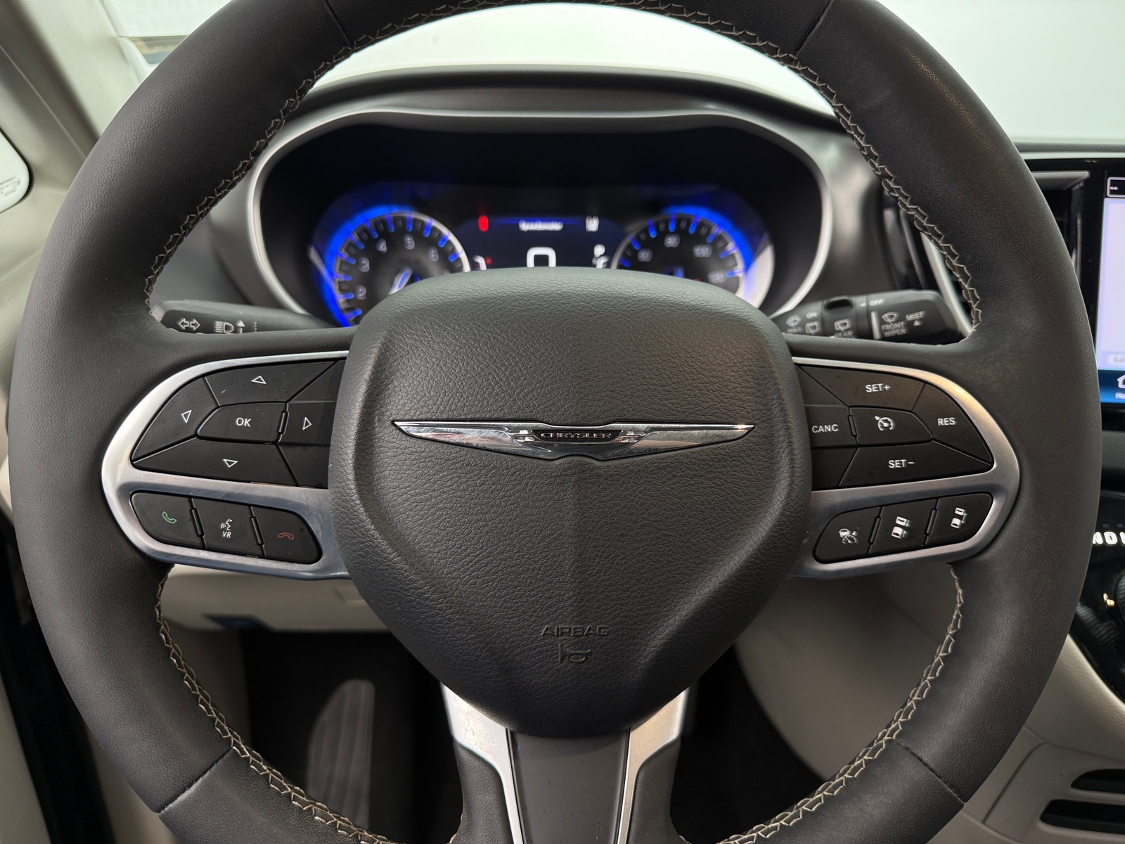 Thumbnail: 2024 Chrysler Pacifica - 4