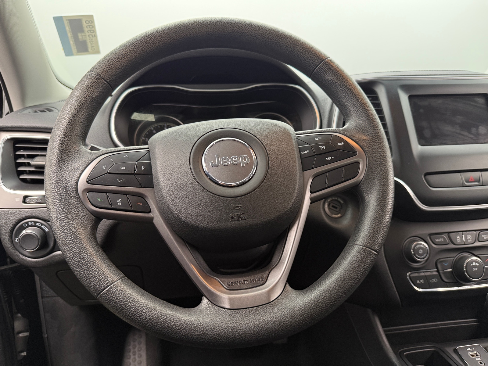 Thumbnail: 2021 Jeep Cherokee - 5