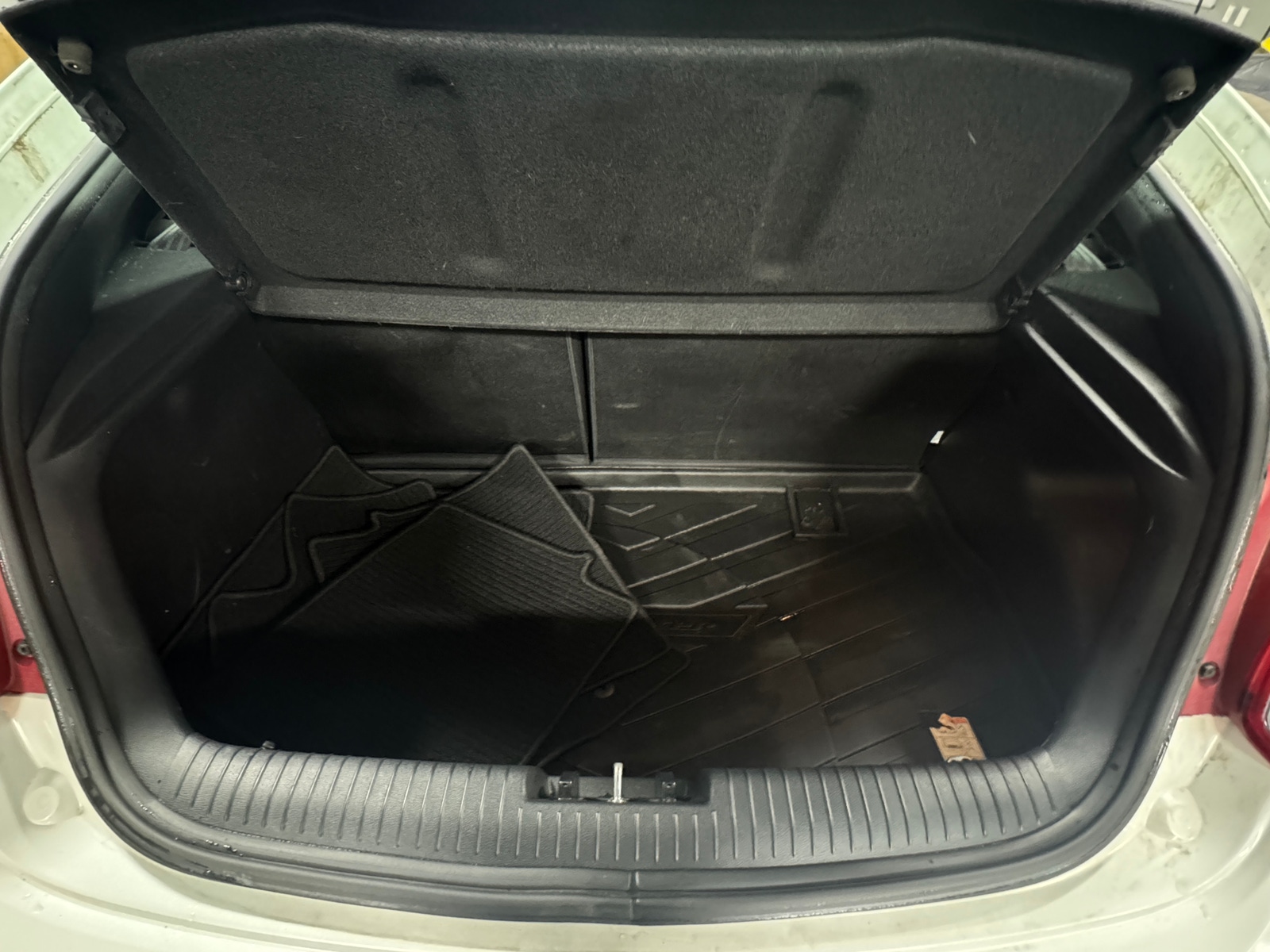 Thumbnail: 2014 Hyundai Veloster - 4