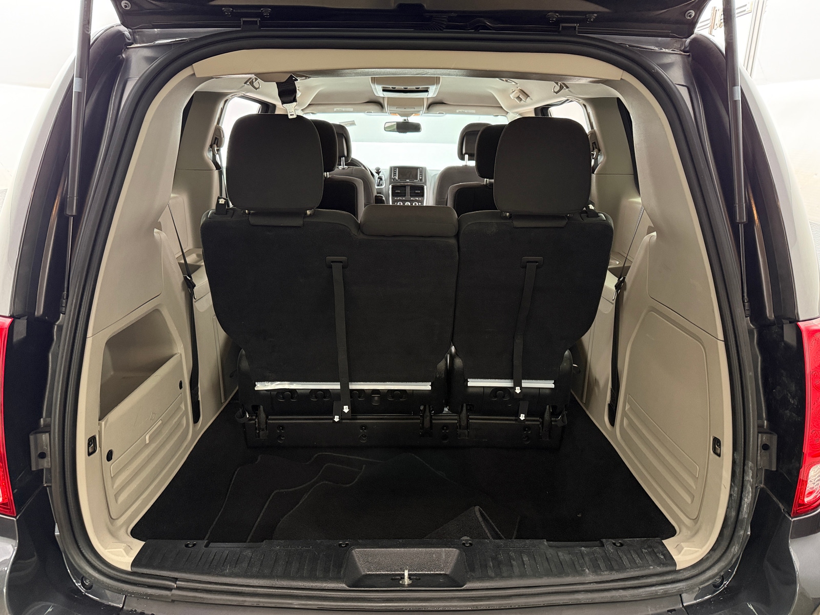 Thumbnail: 2017 Dodge Grand Caravan - 7