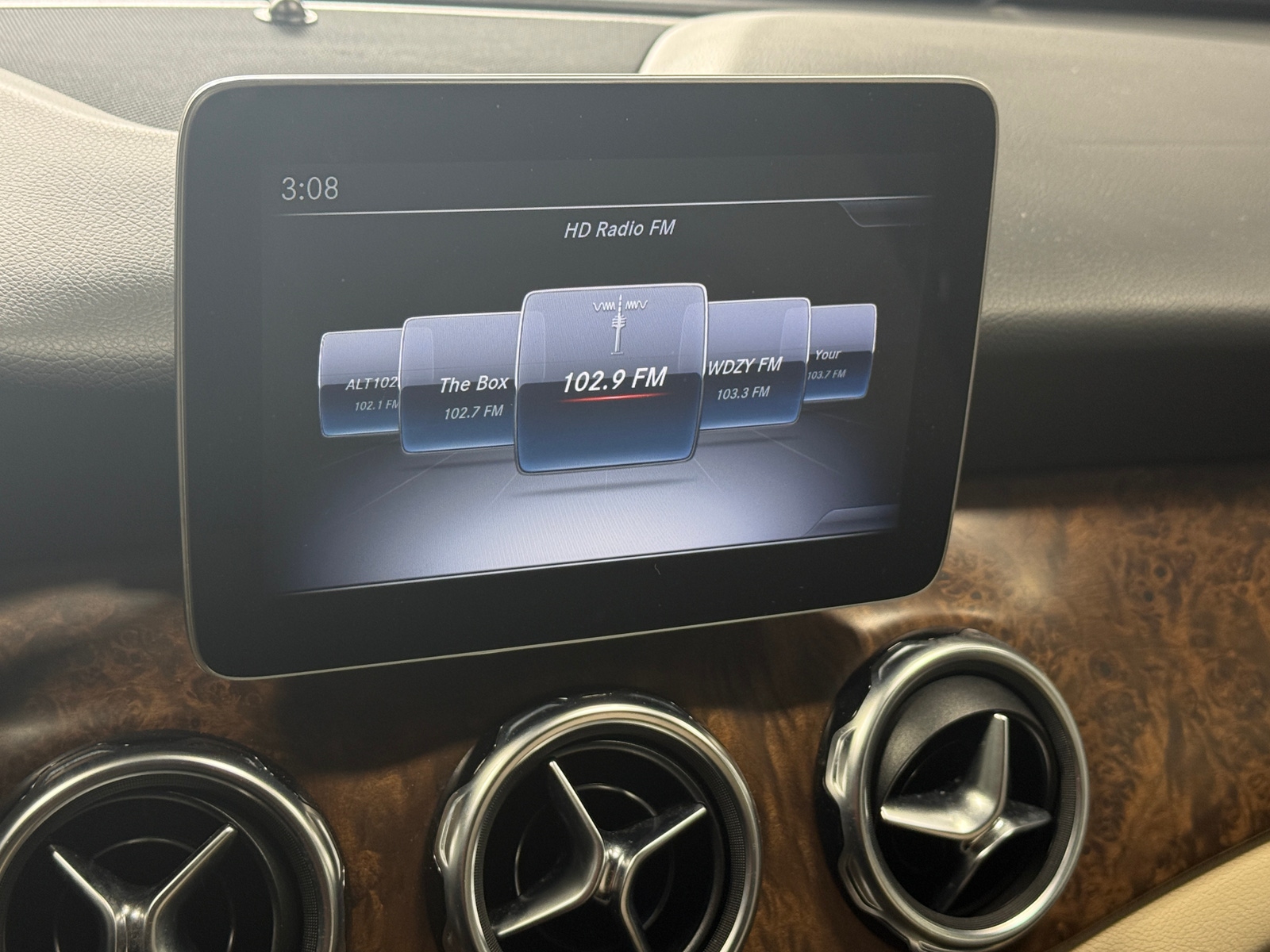 Thumbnail: 2018 Mercedes-Benz GLA - 3