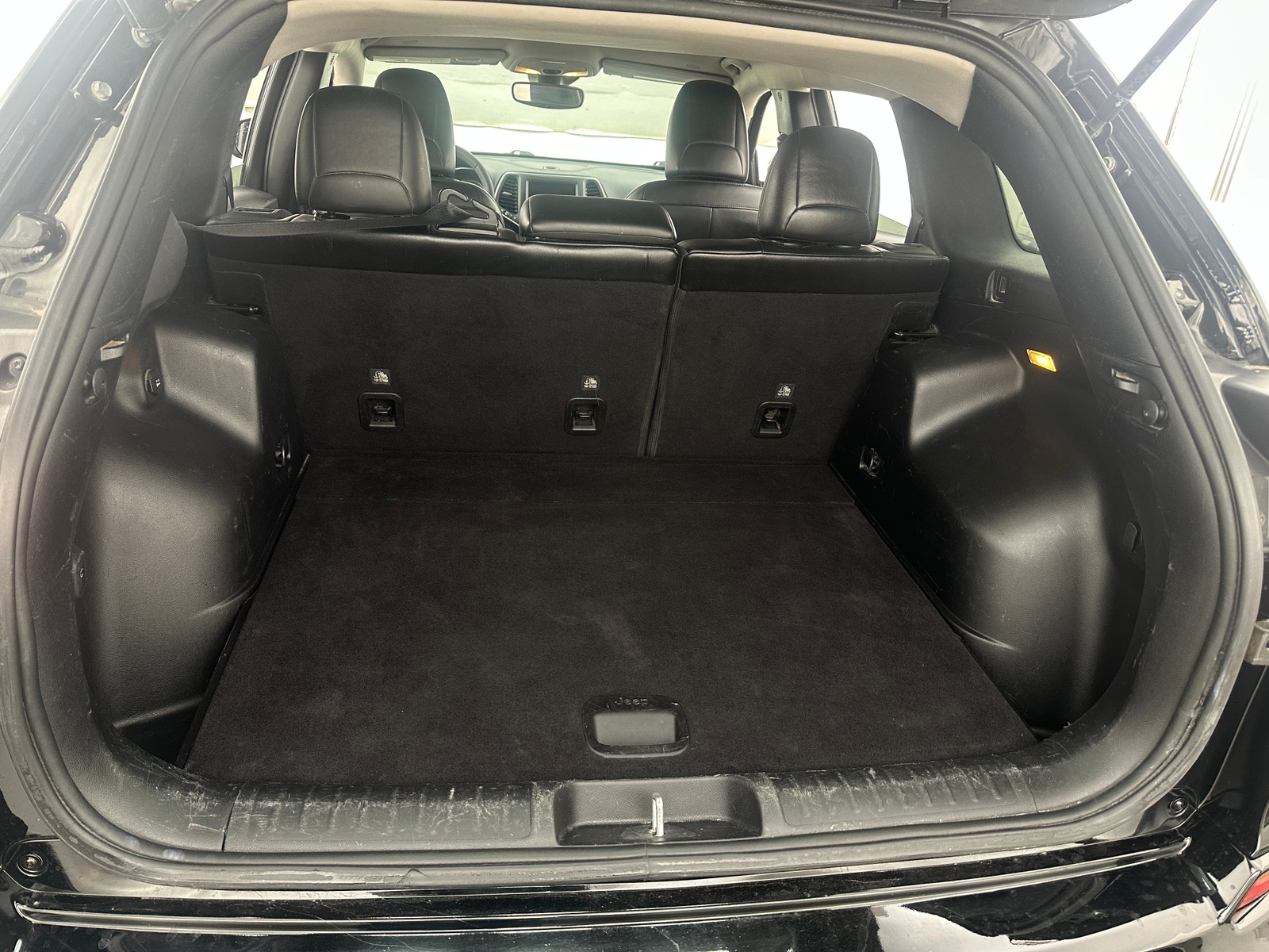 Thumbnail: 2022 Jeep Cherokee - 6