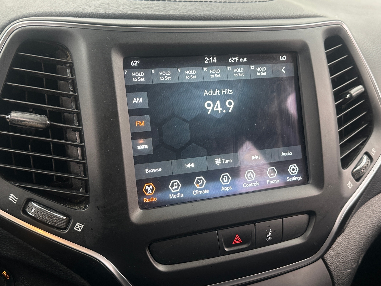 Thumbnail: 2022 Jeep Cherokee - 3