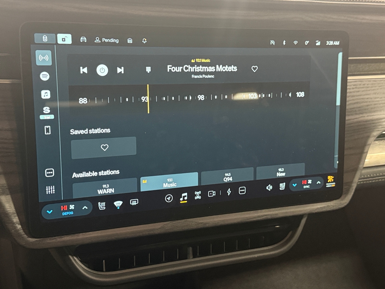 Thumbnail: 2024 Rivian R1S - 3