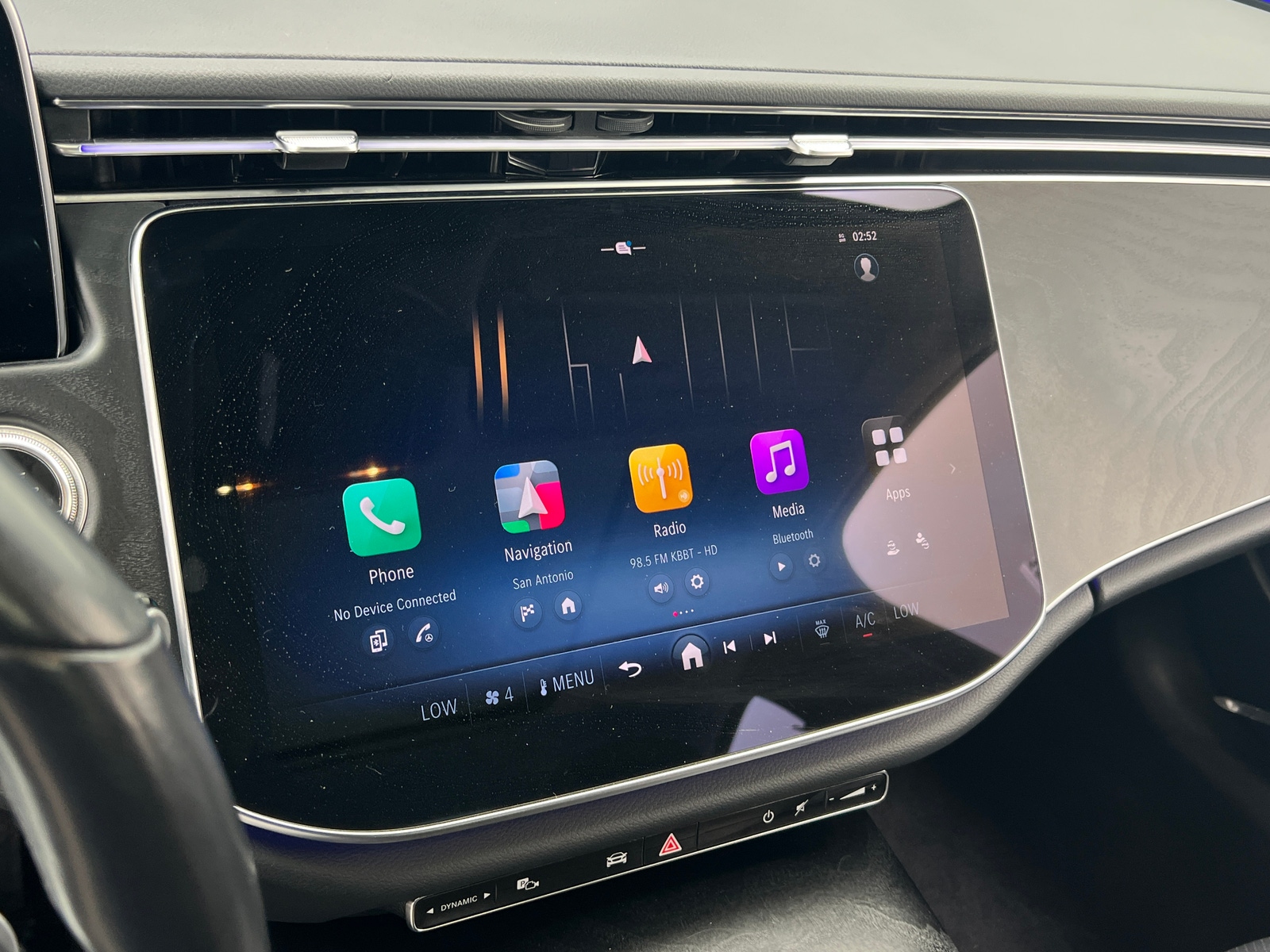 Thumbnail: 2025 Mercedes-Benz E-Class - 3