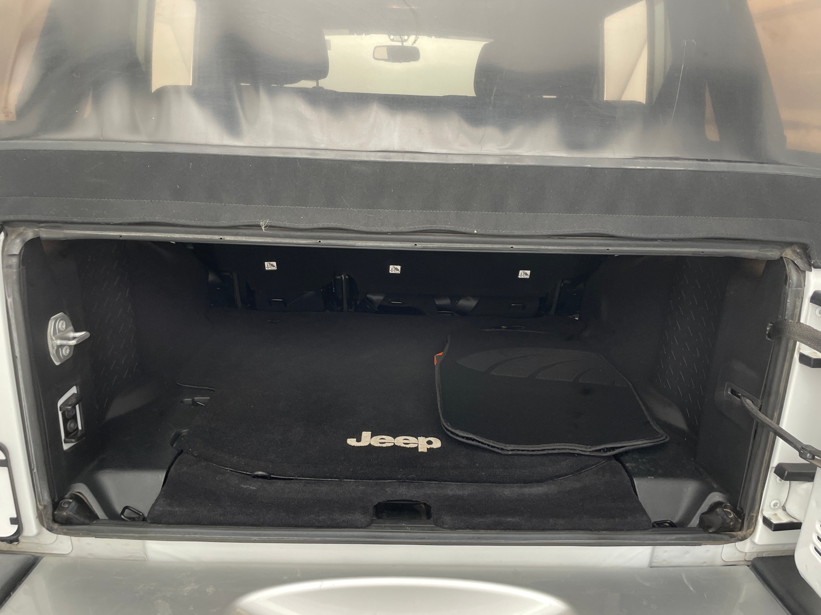 Thumbnail: 2017 Jeep Wrangler - 7