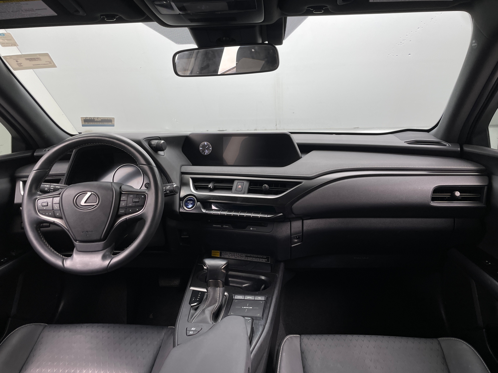 Thumbnail: 2022 Lexus UX - 2