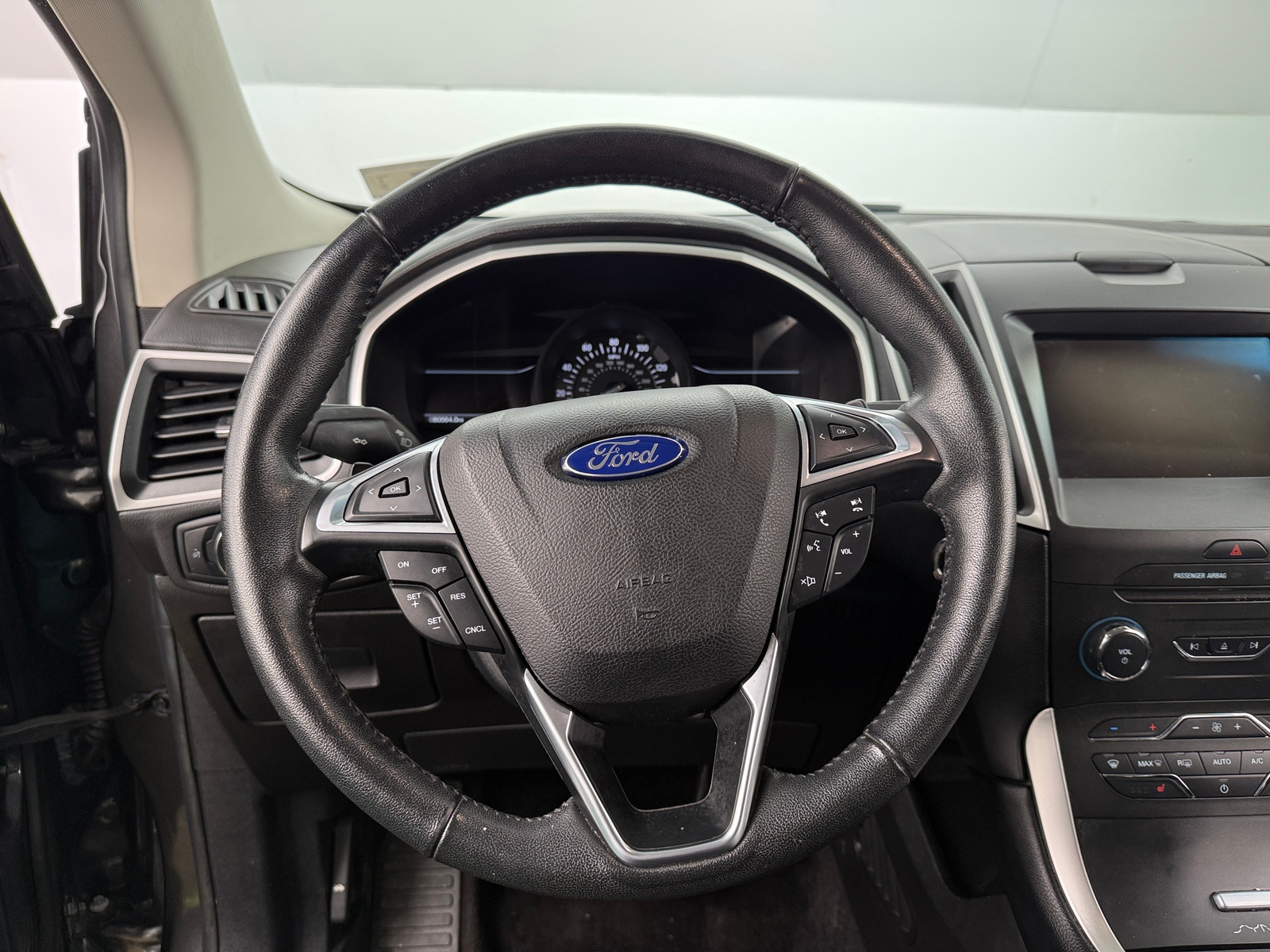 Thumbnail: 2017 Ford Edge - 4