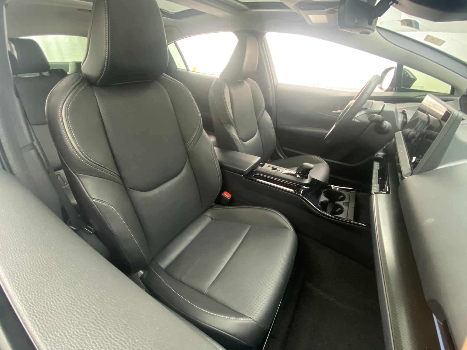 Thumbnail: 2025 Toyota Prius - 2