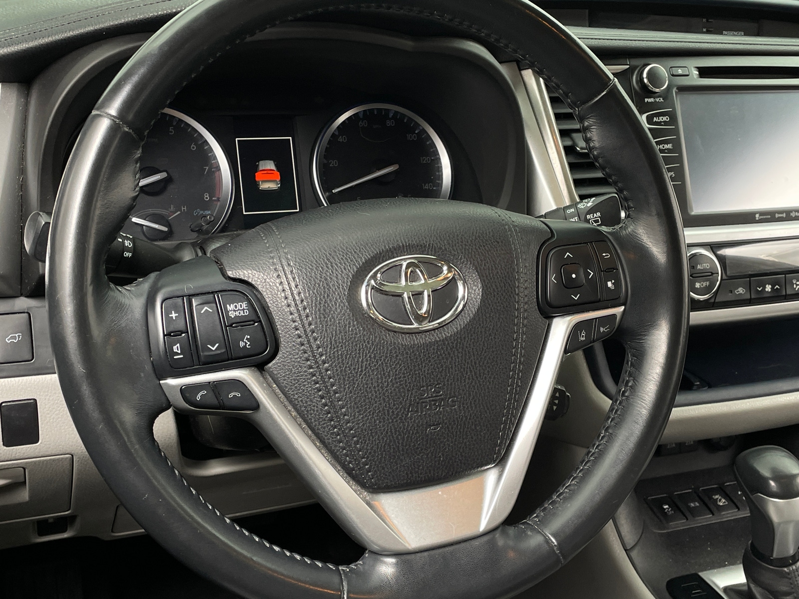 Thumbnail: 2017 Toyota Highlander - 4