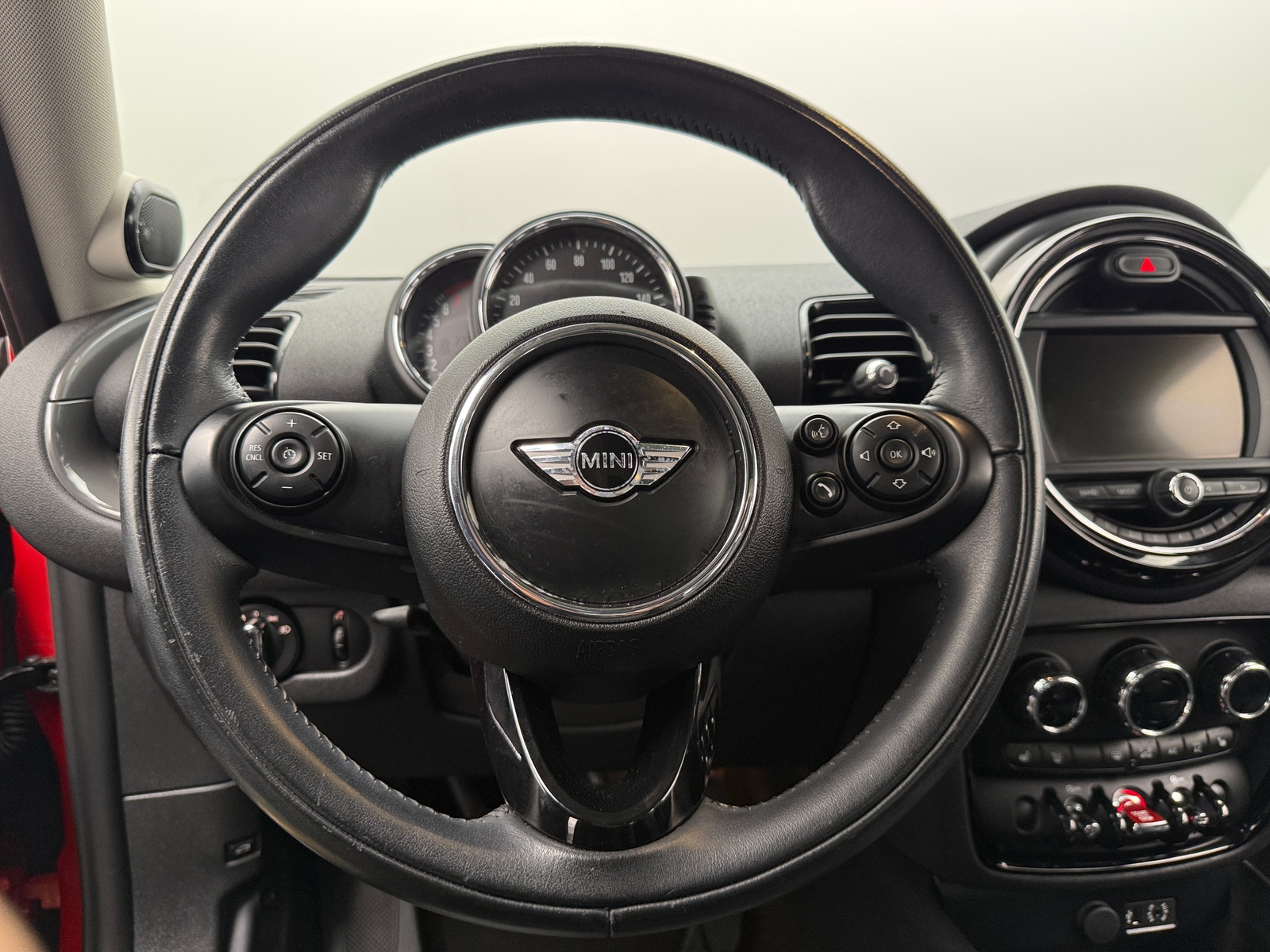 Thumbnail: 2017 MINI Cooper Clubman - 4