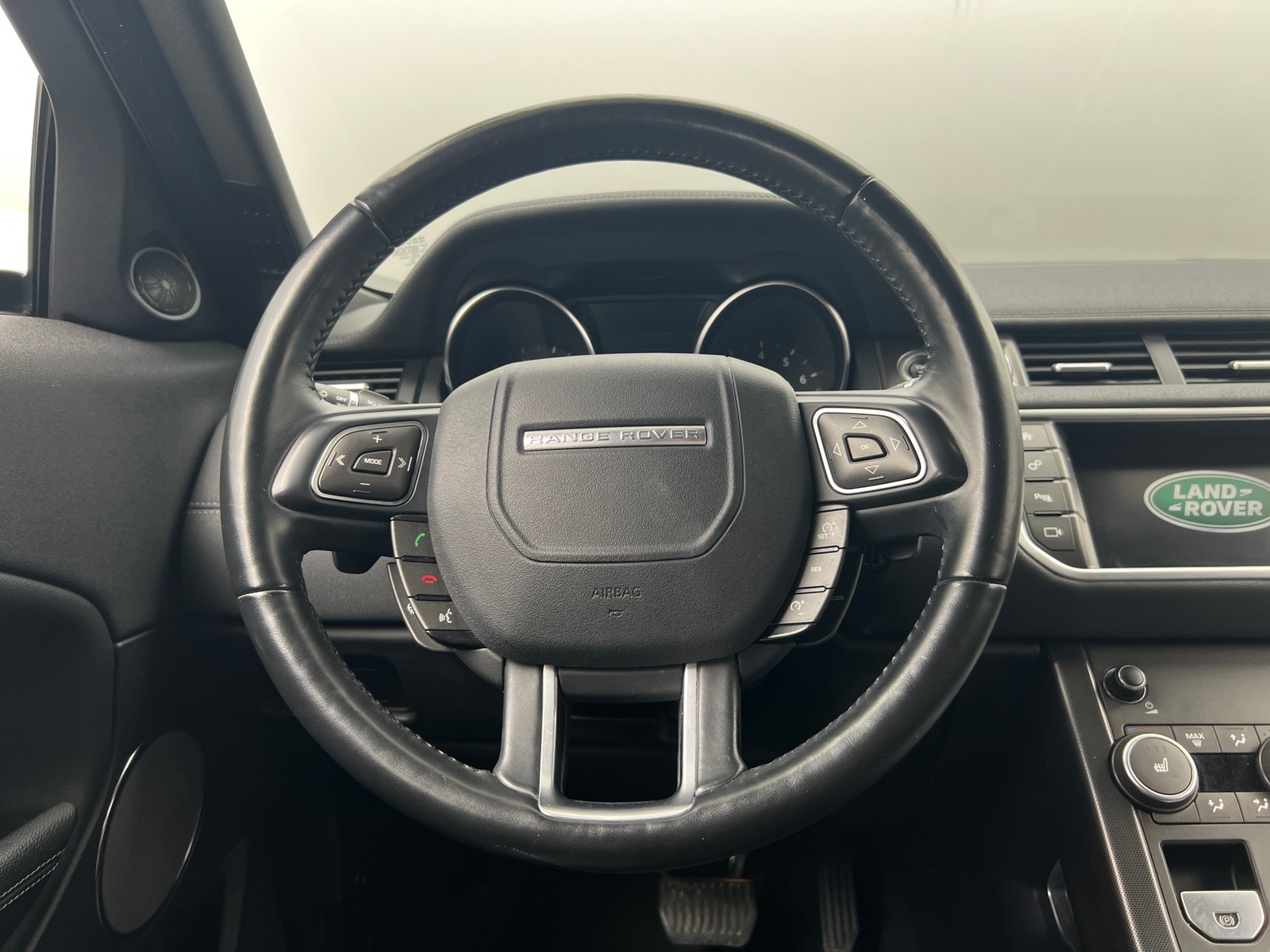 Thumbnail: 2018 Land Rover Range Rover Evoque - 4