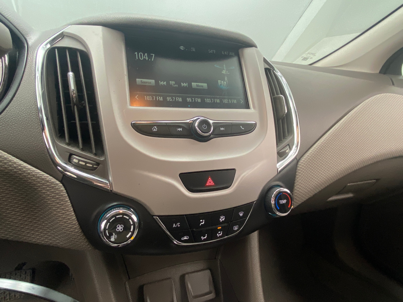 Thumbnail: 2017 Chevrolet Cruze - 4