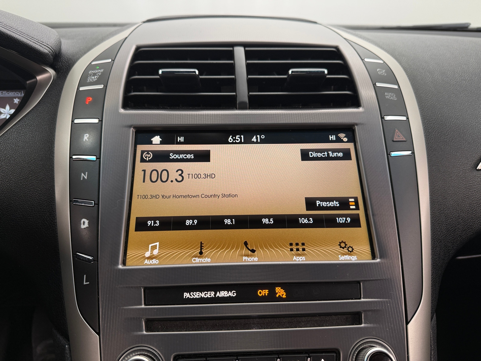 Thumbnail: 2017 Lincoln MKZ - 3