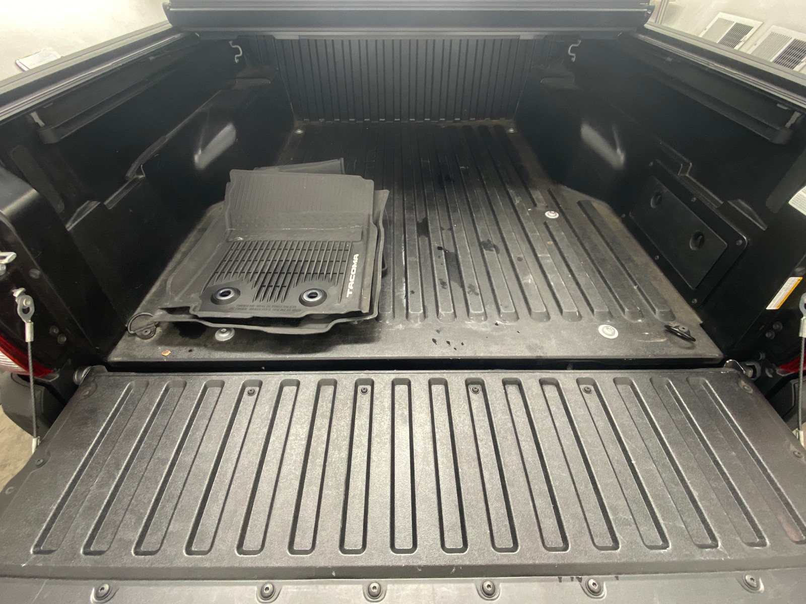 Thumbnail: 2021 Toyota Tacoma - 7