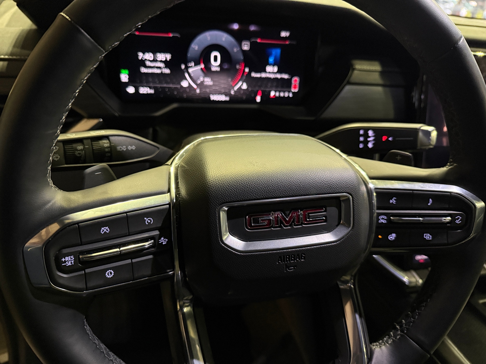 Thumbnail: 2025 GMC Acadia - 5