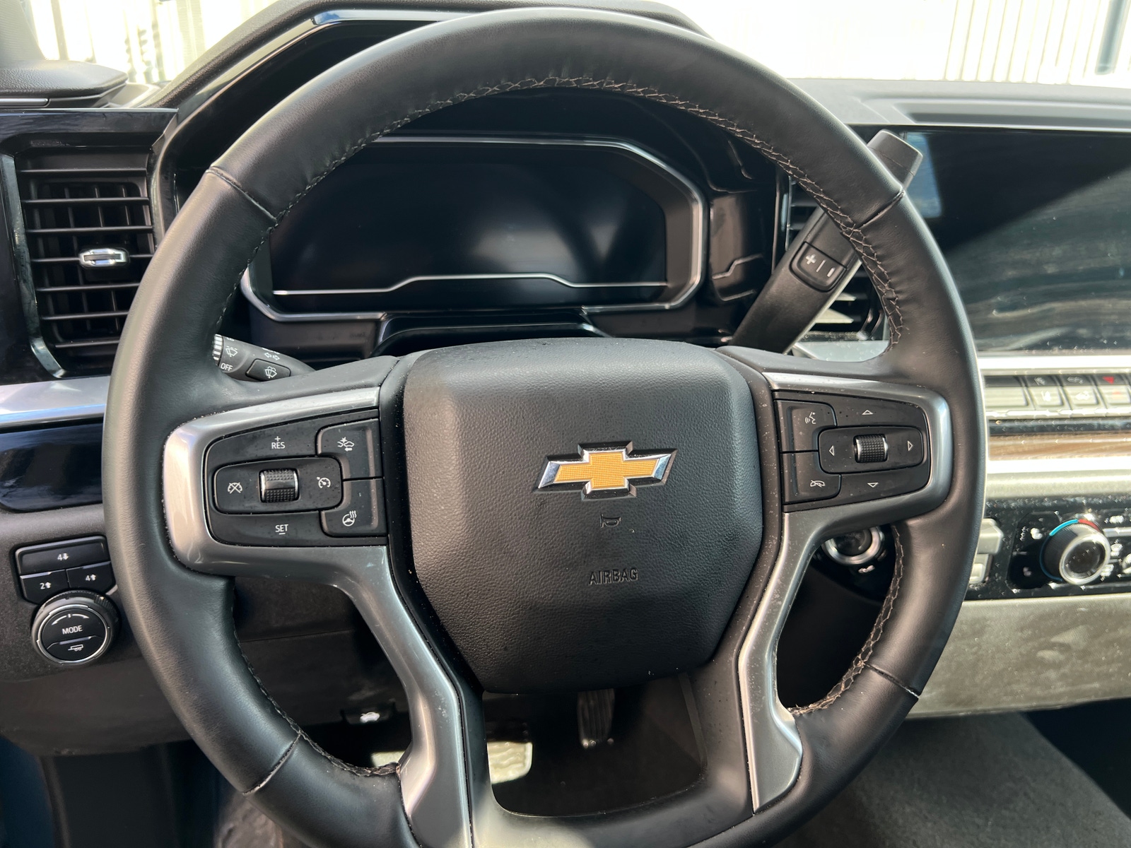 Thumbnail: 2025 Chevrolet Silverado 3500 - 5