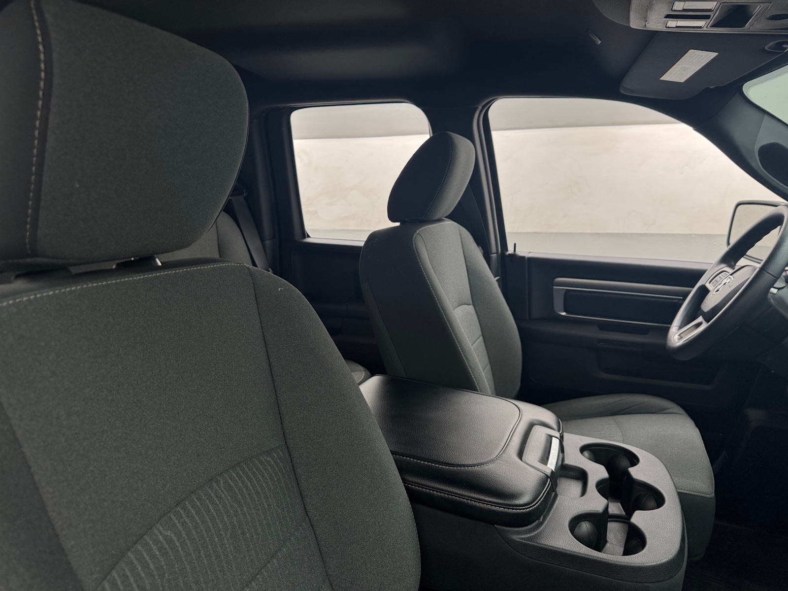 Thumbnail: 2022 RAM 1500 Classic - 2